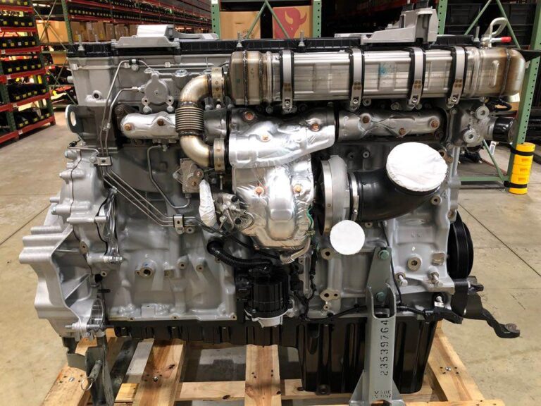 Detroit Diesel DD13 and DD15 Oil Drain Plug Femco